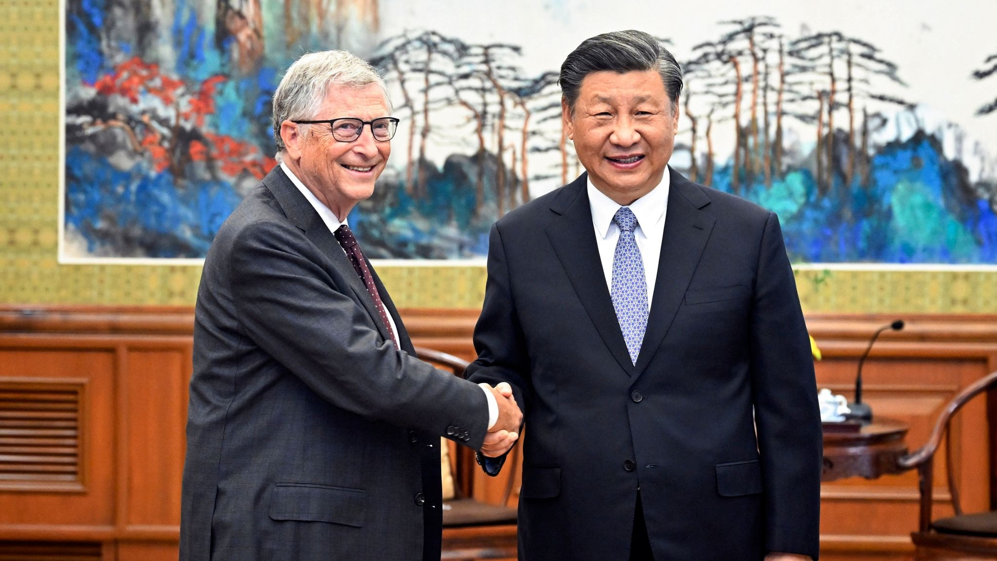 Bill Gates with Xi Jinping